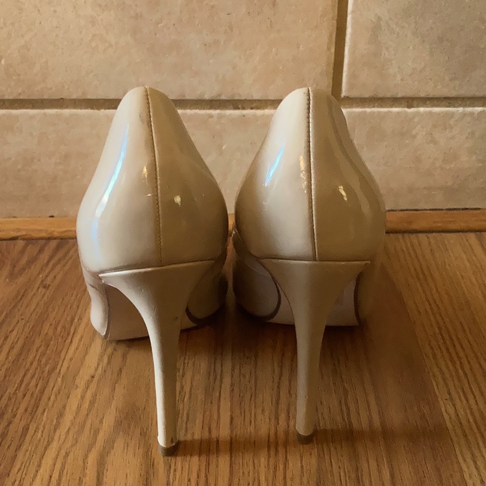 Call it Spring Pumps - Picture 3 of 3